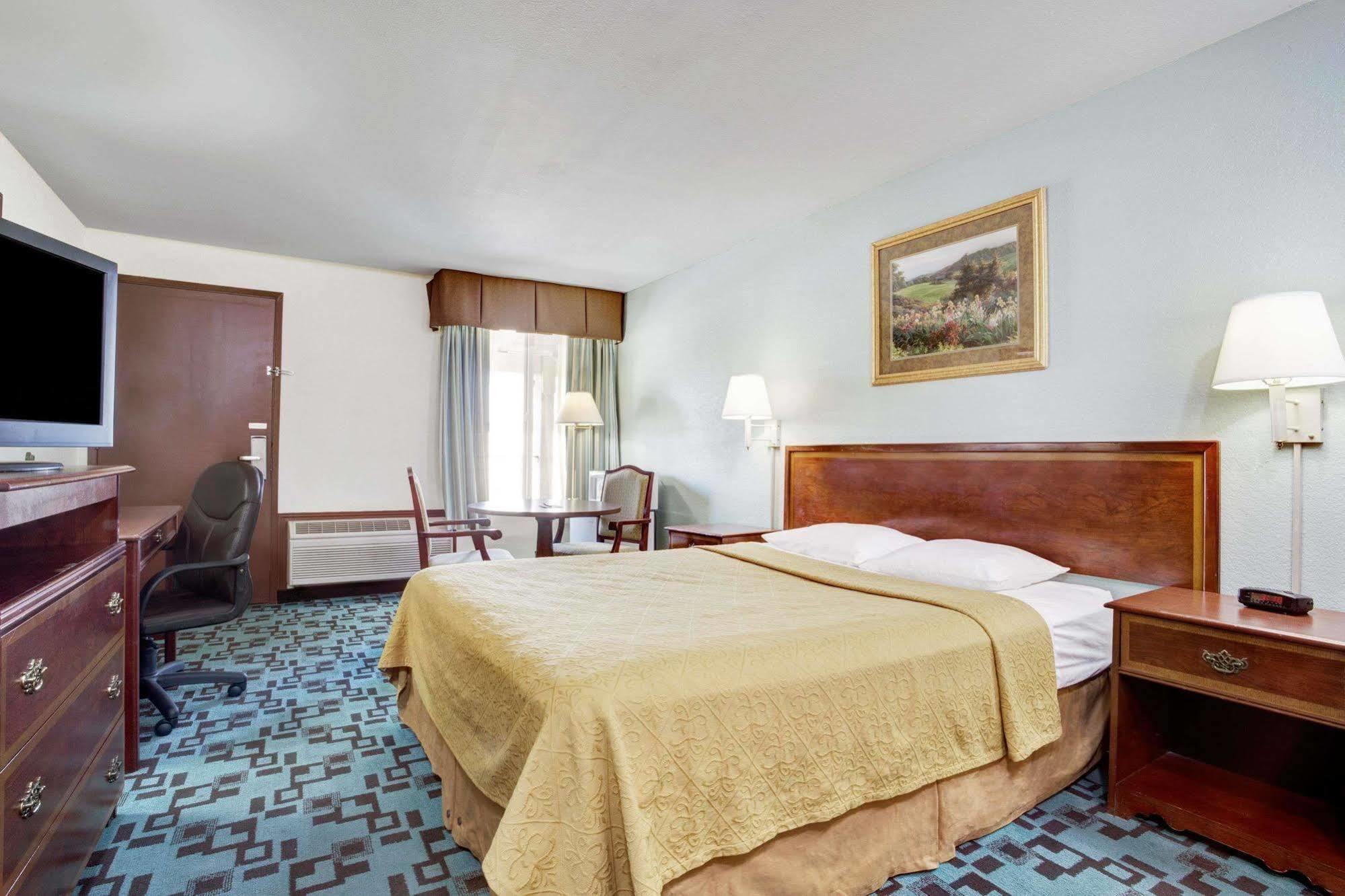 Отель Super 8 Creswell/South Eugene Экстерьер фото